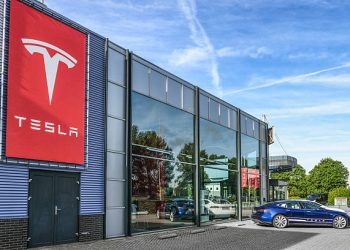 Tesla To Start Accepting Bitcoin Payments Once More