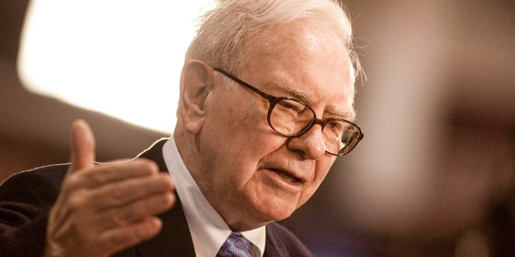 Warren Buffett Quietly Joins Crypto, Invests $1B In Bitcoin-Friendly Nubank