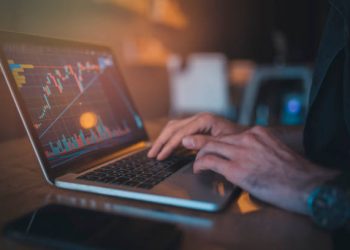 70% Financial Advisers To Increase Crypto Allocations In 2022 – NASDAQ Survey
