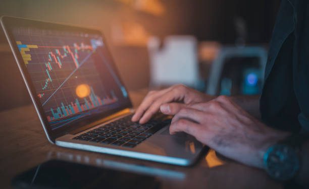 70% Financial Advisers To Increase Crypto Allocations In 2022 – NASDAQ Survey