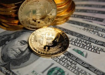 Weaker Dollar Keeps Bitcoin Above $30K As Analysts Target 60% BTC Dominance
