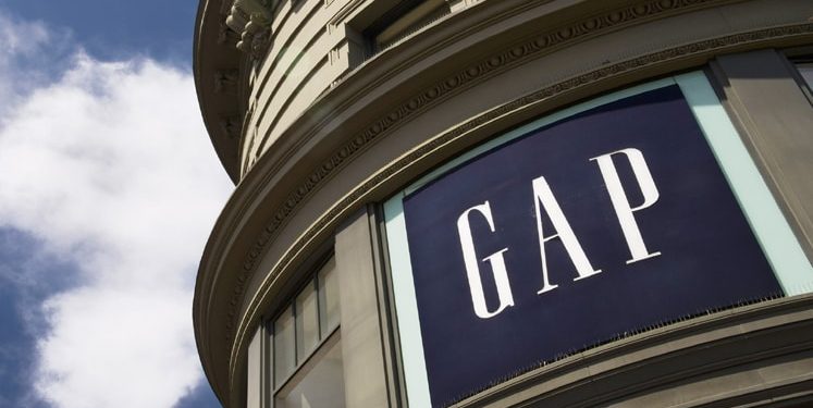 Gap Cuts Profit Forecast As Inflation Drains Demand, Old Navy Staggers