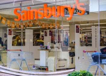 Sainsbury’s Boss Cautions UK Living Costs Crisis Will ‘Only Intensify’