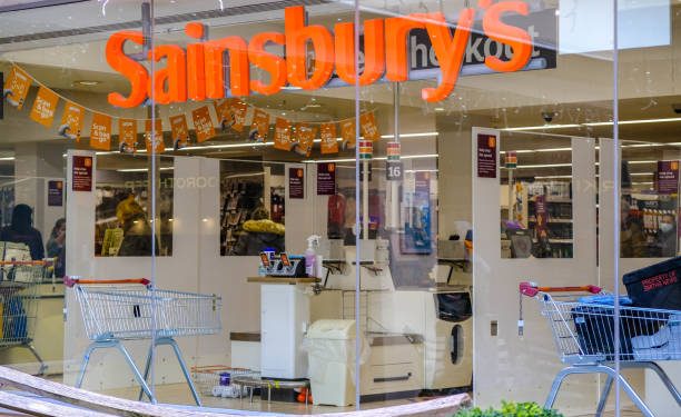 Sainsbury’s Boss Cautions UK Living Costs Crisis Will ‘Only Intensify’