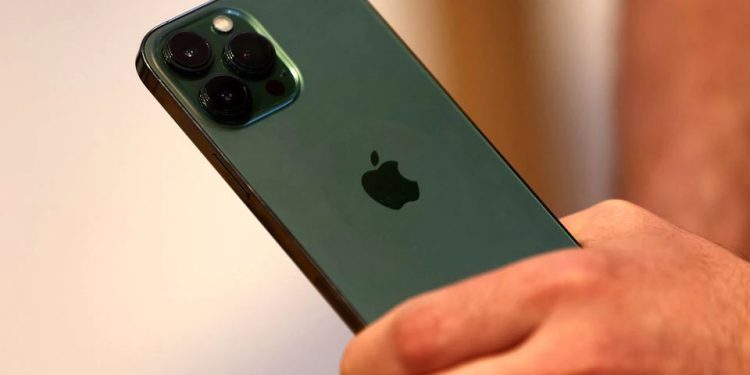 Apple To Contest Brazil Sales Ban Of iPhone With No Charger