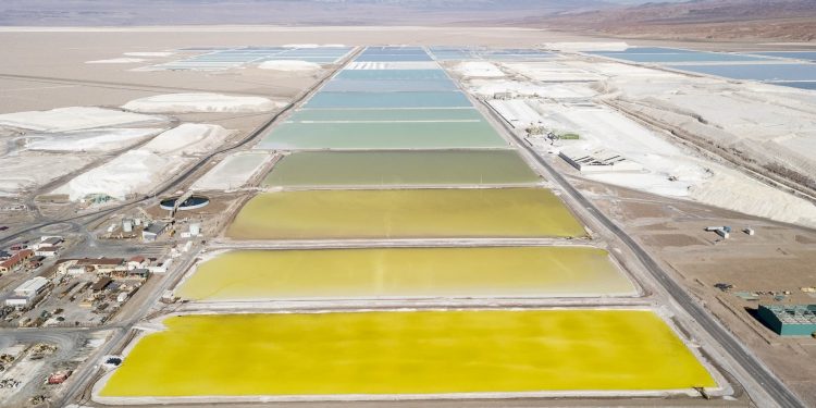U.S. Backs Out From Flagship Lithium Project With Buffett's Berkshire