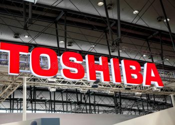 Toshiba's Preferred Bidder Offered Price Below Key 6,000 Yen Per Share, Sources Say
