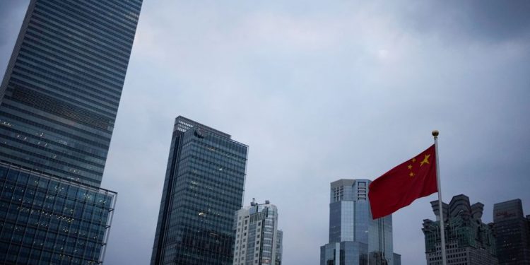 China Q3 GDP Growth Beats Forecasts But Significant Recovery Still Elusive