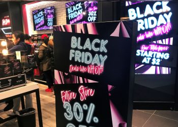 Small Black Friday Crowds Mark U.S. Holiday Shopping Kickoff
