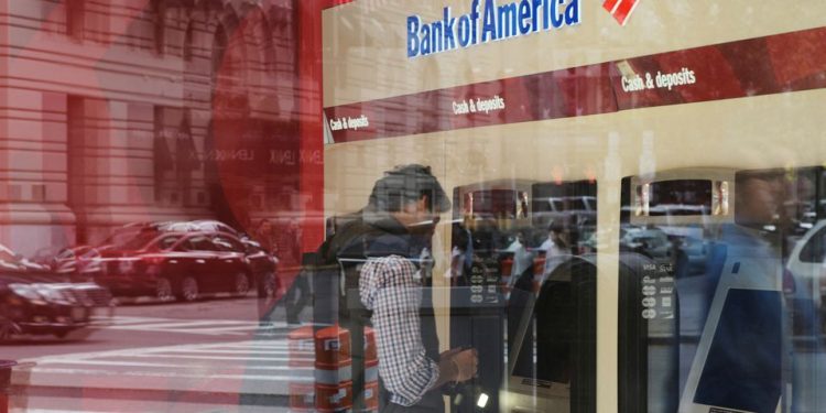 U.S. Banks Prepare For Falling Profits And Recession