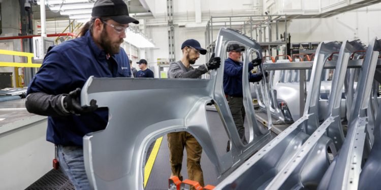 US Economy Recorded Robust Growth In Q4, But With Underlying Weakness