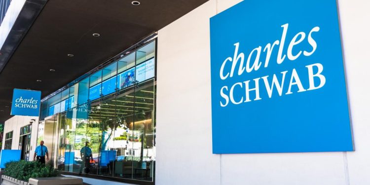 Charles Schwab CEO Insists Firm Has Liquidity, Not Hunting For Capital Or Deals