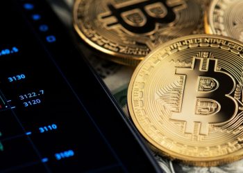 If The Stock Market Crashes, What Will Happen To Bitcoin?